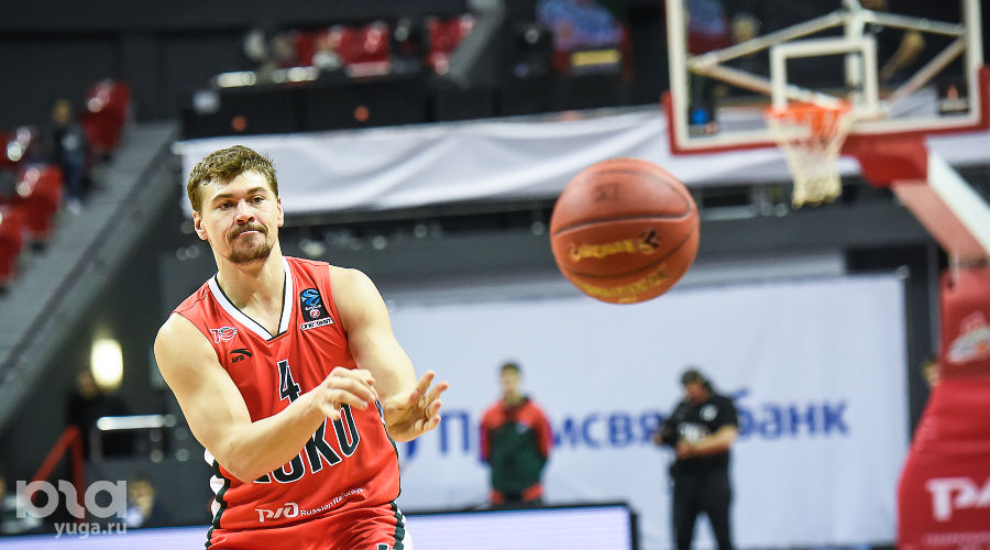 Матч Топ-16 Еврокубка ПБК «Локомотив-Кубань» — «Гран-Канария». Евгений Бабурин © Фото Елены Синеок, Юга.ру