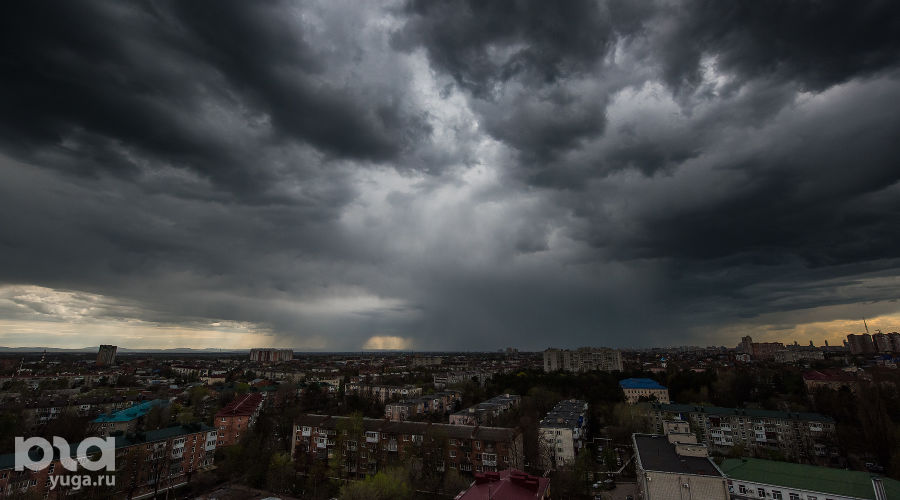 Дождь в Краснодаре © Фото Елены Синеок, Юга.ру