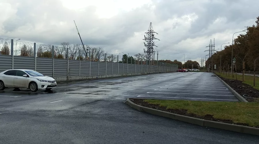 Новая парковка у парка «Краснодар» &copy;&nbsp;Андрей Малеваный Юга.ру