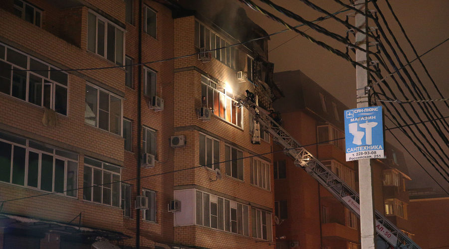  © Пожар в самострое на улице Прокофьева в Краснодаре. Фото Виталия Тимкива, Юга.ру