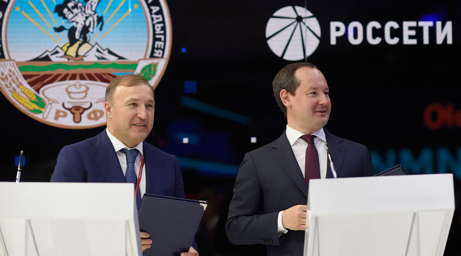 Мурат Кумпилов и Павел Ливинский © Фото пресс-службы главы Республики Адыгея