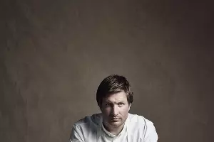 Эсбен Холмбё Банг, владелец и шеф-повар ресторана Maaemo в Осло (удостоен трех звезд гида &laquo;Мишлен&raquo;) &copy;&nbsp;Фото предоставлено организаторами гастрономического фестиваля IKRA