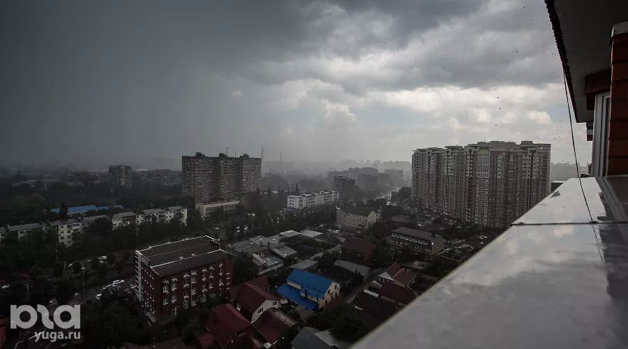 Дождь в Краснодаре &copy;&nbsp;Фото Елены Синеок, Юга.ру