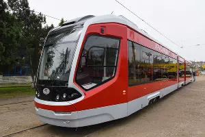 Новый трехсекционный трамвай "Витязь"  &copy;&nbsp;Елена Синеок, ЮГА.ру