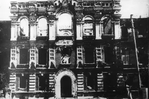 Здание мединститута, разрушенное в годы ВОВ &copy;&nbsp;Фото предоставлено пресс-службой КубГМУ