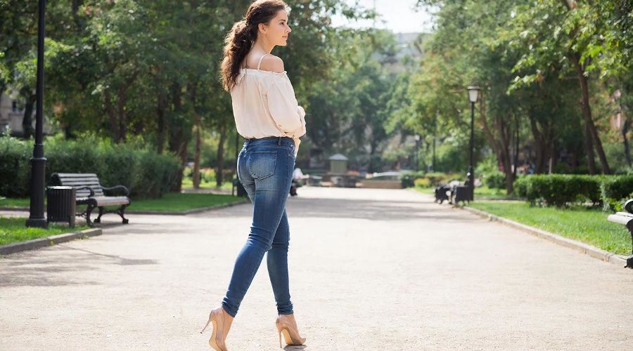 мода &copy;&nbsp;Изображение сгенерировано нейросетью Gigachat