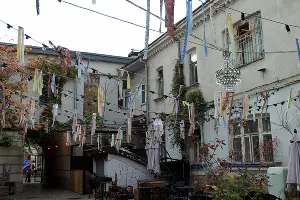 Гастродвор &laquo;Соседи&raquo; на Красной, 104 &copy;&nbsp;Фото Марины Солошко, Юга.ру