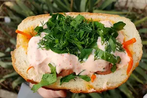 Горбушка с ганноверскими сосисками &copy;&nbsp;Фото Марины Солошко, Юга.ру