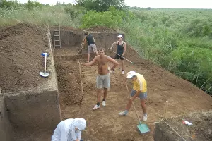 Полевые исследования Краснодарской археологической экспедиции НИИ археологии КубГУ &copy;&nbsp;Фото с сайта КубГУ, kubsu.ru