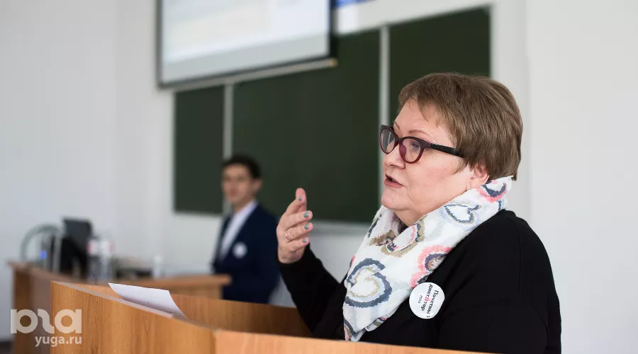 «Тотальный диктант — 2019» в Краснодаре. Нина Шилоносова &copy;&nbsp;Фото Елены Синеок, Юга.ру