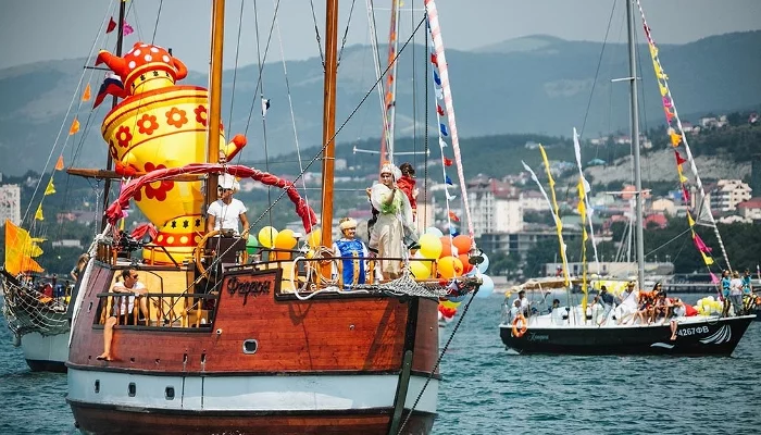 Карнавал на воде, Геленджик &copy;&nbsp;Фото пресс-службы администрации Геленджика