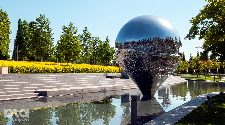 Скульптура «Геолокация» в парке «Краснодар» &copy;&nbsp;Фото Дмитрия Пославского, Юга.ру