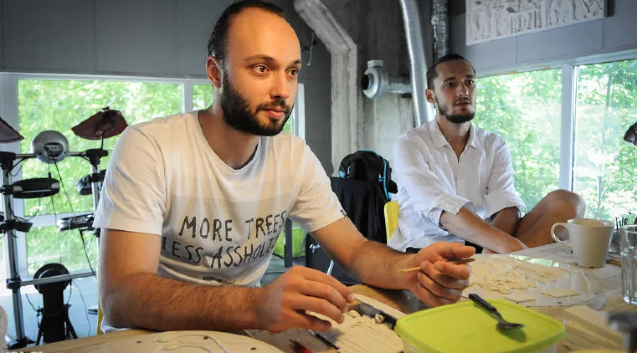 Арт-группа Recycle  &copy;&nbsp;Фото Елены Синеок, Юга.ру