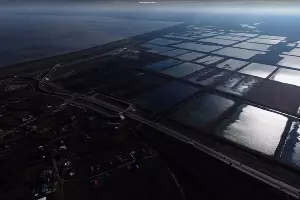 Вид на Краснодарское водохранилище от аула Тугургой &copy;&nbsp;Скриншот панорамы yandex.ru/maps 2022 года