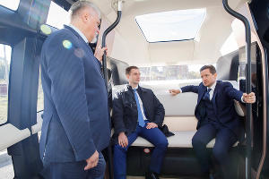 Презентация беспилотного электробуса в «Сколково» © Фото пресс-службы «Ростелекома»