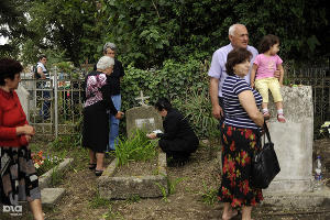 Староверы отметили Радоницу на кладбище центре Олимпийского парка в Сочи  &copy;&nbsp;Михаил Мордасов, ЮГА.ру