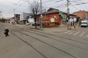 Угол улиц Мира и Коммунаров, Краснодар © Скриншот сервиса «Google Карты» google.com/maps, дата съемки март 2021 года