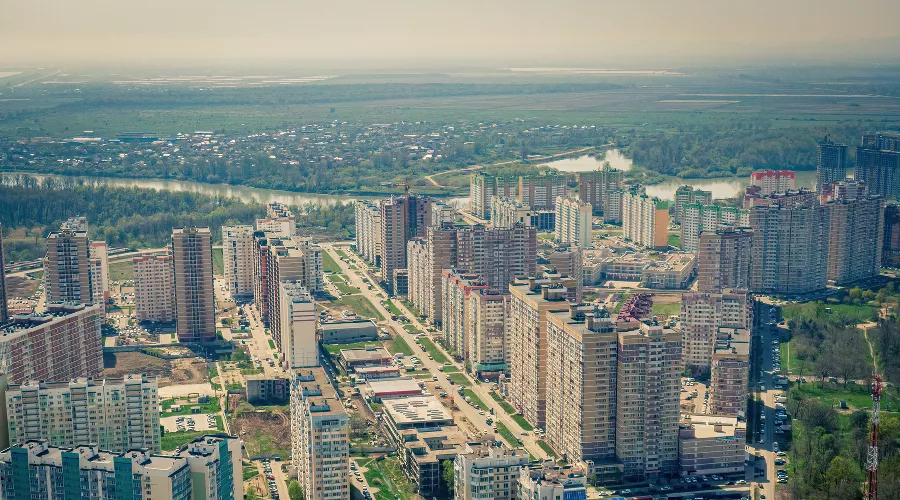 Проспект Писателя Знаменского, микрорайон Гидростроителей &copy;&nbsp;Фото Антона Быкова, Юга.ру