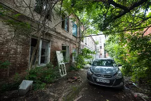 Аварийное жилье в центре Краснодара &copy;&nbsp;Фото Елены Синеок, Юга.ру