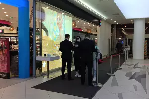 Контроль QR-кодов в ТРЦ «Галерея» &copy;&nbsp;Фото Яры Гуляевой, Юга.ру