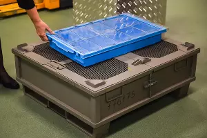 Бокс для транспортировки денег &copy;&nbsp;Фото Елены Синеок, Юга.ру