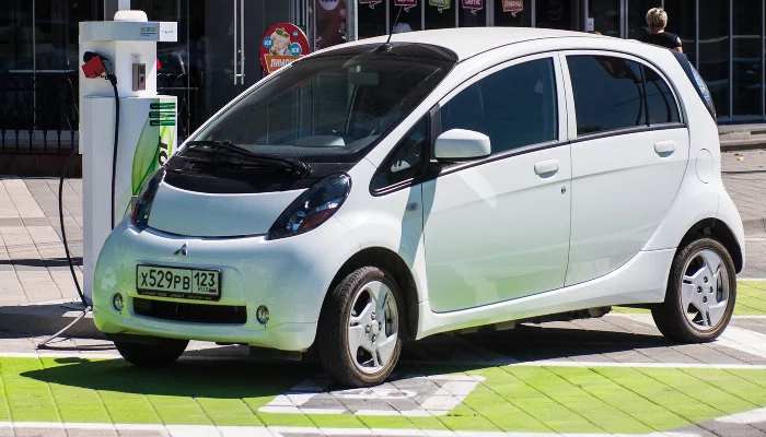 Зарядная станция для электромобилей в Краснодаре &copy;&nbsp;Фото Елены Синеок, Юга.ру