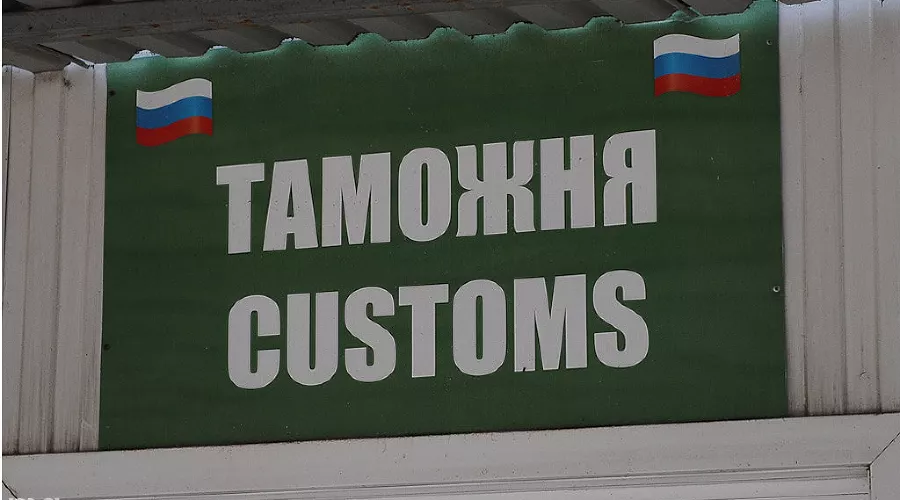 Таможенный пост Морской порт Кавказ  &copy;&nbsp;Михаил Ступин, ЮГА.ру