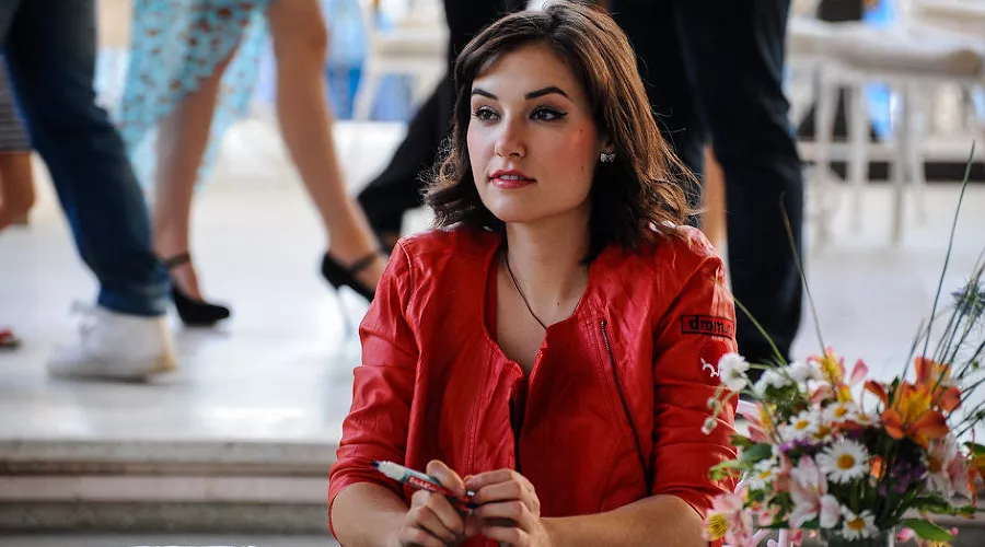 Саша Грей провела автограф-сессию в Сочи &copy;&nbsp;Фото Нины Зотиной, Юга.ру