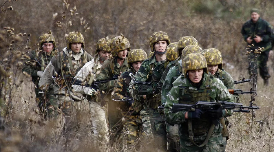 Спецназ "Акула" сдает экзамен на ношение "крапового берета" &copy;&nbsp;Влад Александров. ЮГА.ру