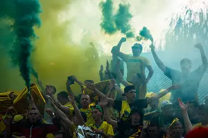 Болельщики на матче между &laquo;Кубанью&raquo; и &laquo;Абинском&raquo; &copy;&nbsp;Фото Елены Синеок, Юга.ру