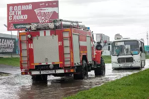 Последствия ливня на улице Московской &copy;&nbsp;Фото Дмитрия Пославского, Юга.ру