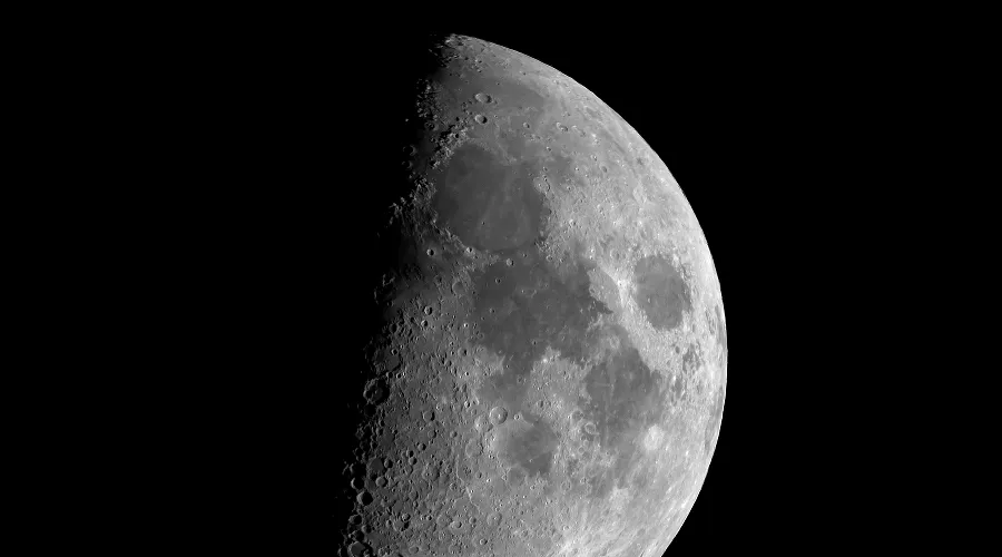 Луна &copy;&nbsp;Фото wirestock, сайт freepik.com