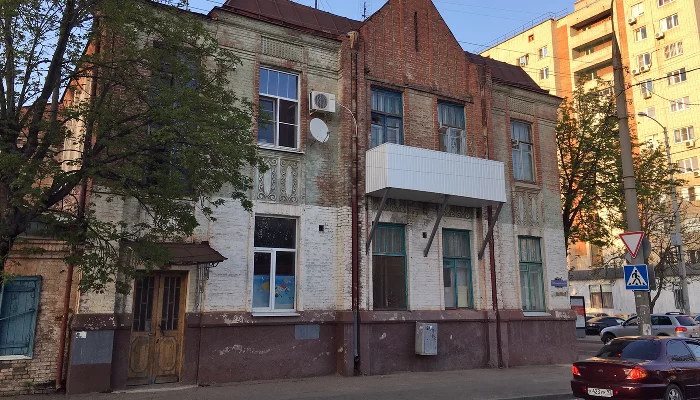 Дом доходный Е.Н. Козловой («Дом с розой»), 1912 г., архитектор А.А. Козлов &copy;&nbsp;Фото Анастасии Тищук для Юга.ру