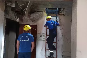  &copy;&nbsp;Фото пресс-службы администрации Краснодара https://krd.ru/novosti/glavnye-novosti/v-dome-po-ul-angarskoy-prosushivayut-postradavshie-posle-pozhara-na-mansarde-kvartiry/