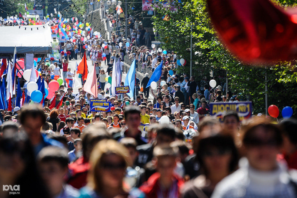 4 мая сочи. Шествие 1 мая 2024. Сочи 9 мая. Сочи май фото. Сочи 9 мая.
