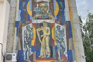 Мозаика на здании ДК ВОС, Московская 65а &copy;&nbsp;Фото Д. Ивакина