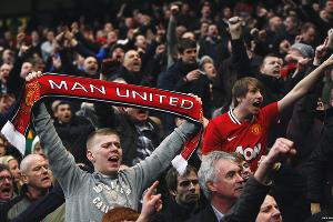 Фанаты «Манчестер Юнайтед» &copy;&nbsp;Фото с сайта ManUtd8.com