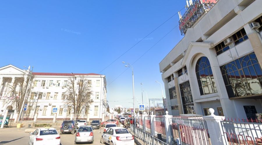 Переулок, по которому с 31 марта 2024 г. можно будет выехать с Привокзальной площади Краснодара © Скриншот сайта Maps.google.com