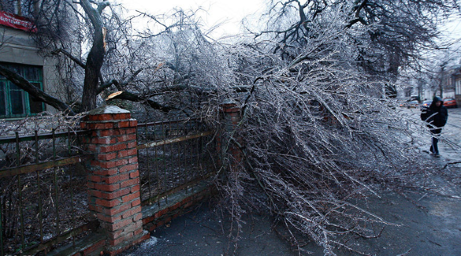 Последствия ледяного дождя в Краснодаре © Влад Александров, ЮГА.ру