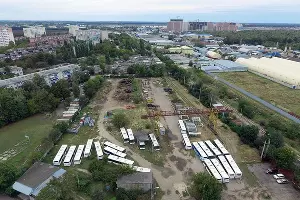 Кладбище школьных автобусов в Краснодаре &copy;&nbsp;Фото из инстаграма &laquo;Туподар Краснодар&raquo;, instagram.com/typodar