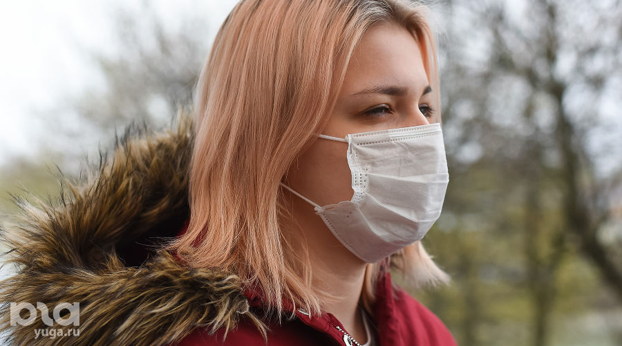 Медицинская маска &copy;&nbsp;Фото Елены Синеок, Юга.ру