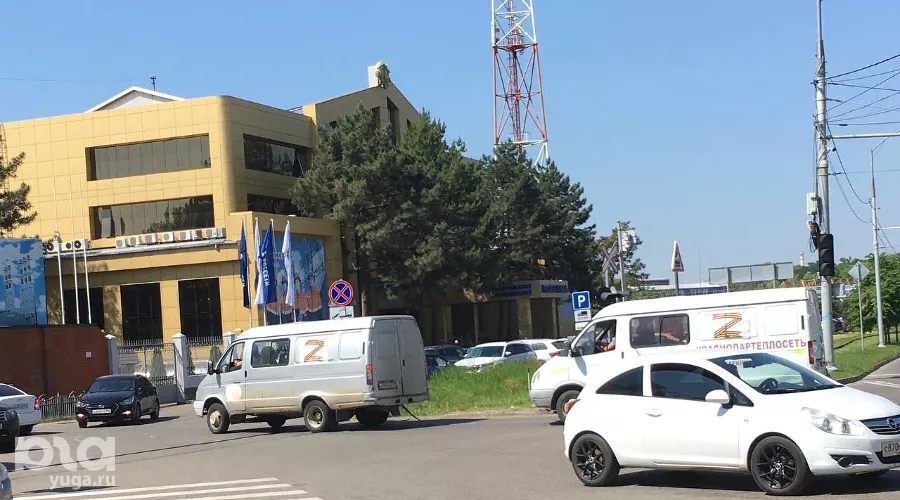 Обстановка у здания «Россети Кубань» на ул. Ставропольской &copy;&nbsp;Фото Александра Гончаренко, Юга.ру