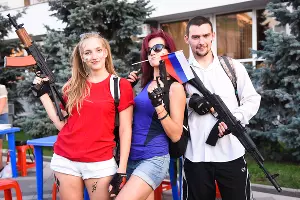 Молодежь Краснодара отметила День Флага, 2016 год &copy;&nbsp;Елена Синеок, ЮГА.ру