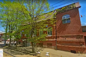 Здания по улице Коммунаров у пересечения с Ленина  &copy;&nbsp;Скриншот yandex.ru/maps, панорама 2021 года