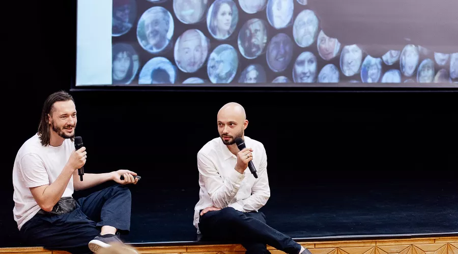 Георгий Кузнецов и Андрей Блохин, арт-группа Recycle &copy;&nbsp;Фото Дениса Педаня из группы &laquo;Цикл лекций: Как устроено современное искусство&raquo; в Facebook, https://www.facebook.com/LectureArt/