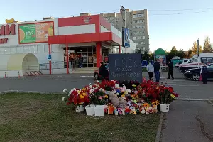 Цветы на месте трагедии в Ейске &copy;&nbsp;Яра Гуляева Юга.ру