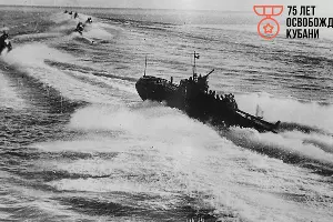 Торпедные катера Черноморского флота с десантом на борту выходят из базы, 1943 год &copy;&nbsp;Фото с сайта waralbum.ru