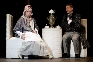 Кадр из спектакля &laquo;Мертвые души&raquo; &copy;&nbsp;Фото с сайта teatr-pro.ru