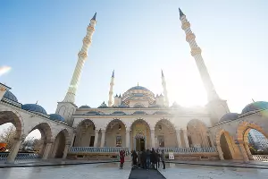 Мечеть «Сердце Чечни» в Грозном &copy;&nbsp;Фото Елены Синеок, Юга.ру