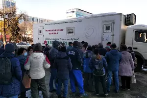 Очередь в мобильный пункт вакцинации &copy;&nbsp;Фото Юга.ру
